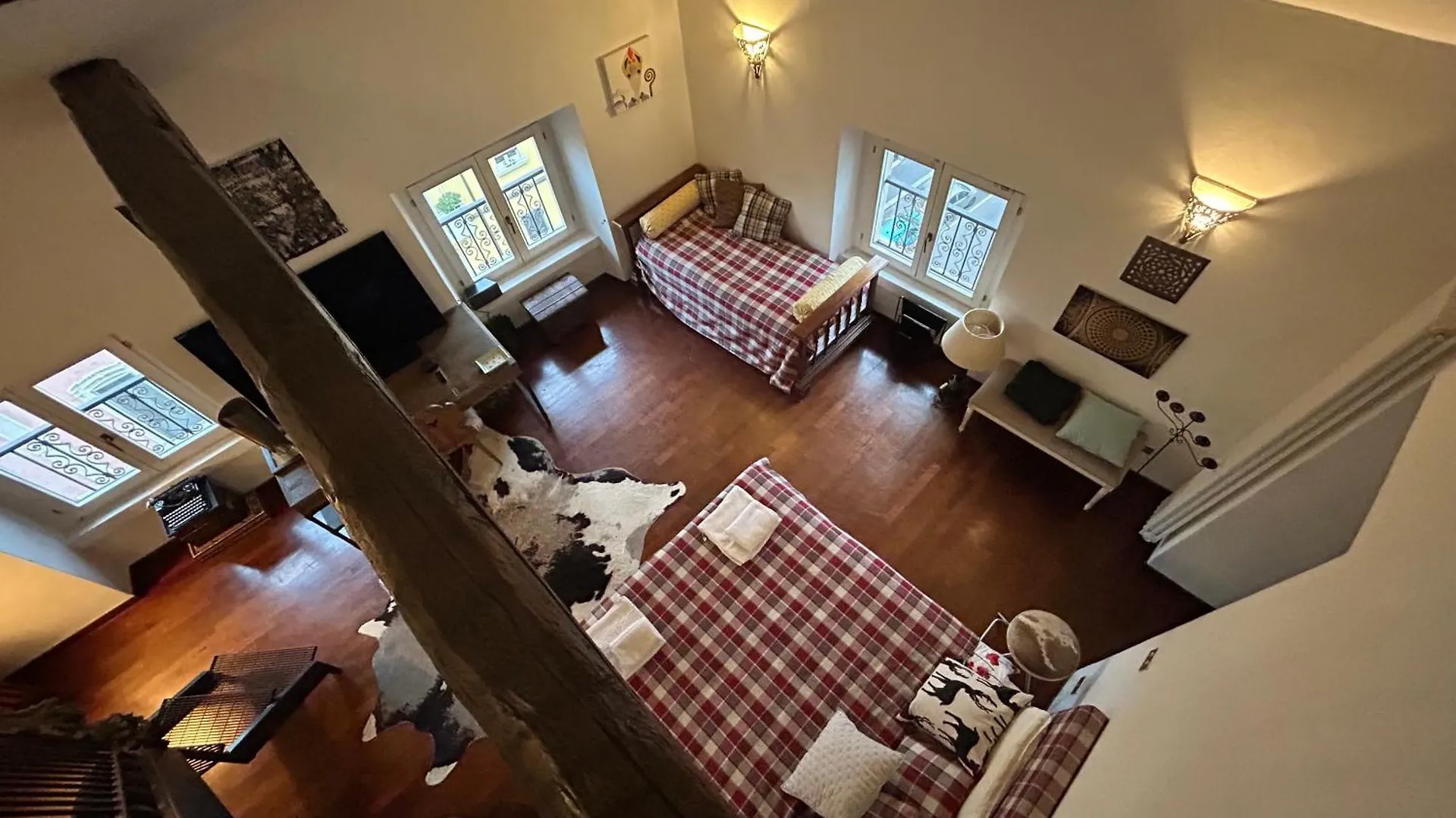 Casa Tiare, Artsy Apartment Zona Brera Moscova Milan Italy