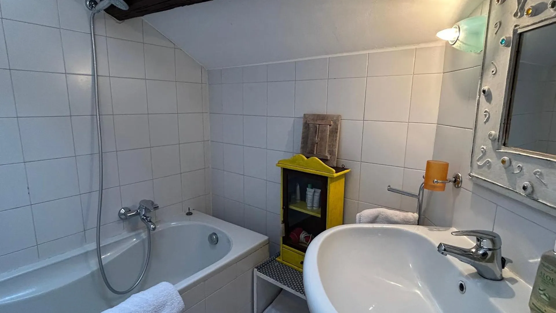 Casa Tiare, Artsy Apartment Zona Brera Moscova Milan